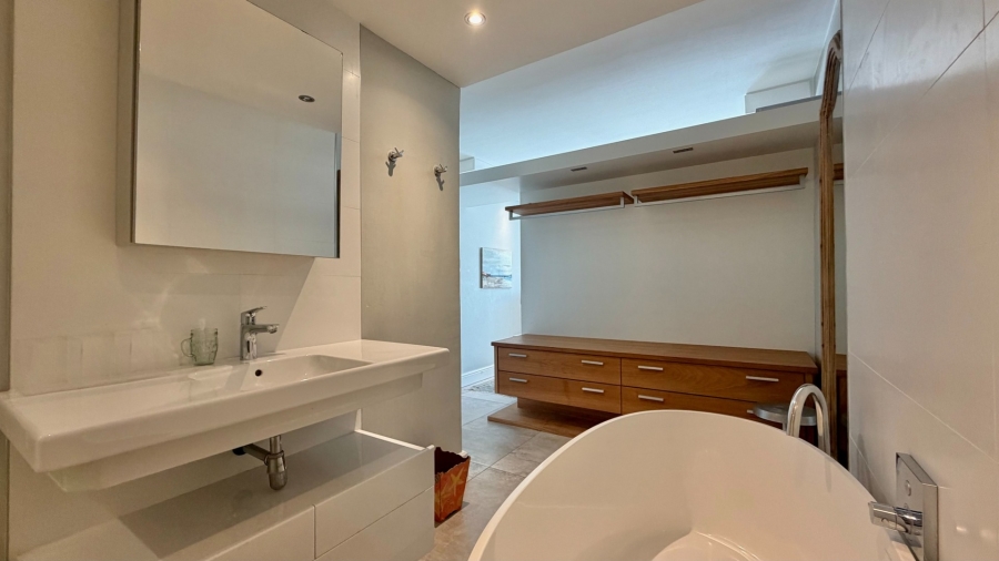 To Let 4 Bedroom Property for Rent in Gordons Bay Village Western Cape